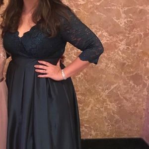 Jessica Howard evening formal dress with pockets